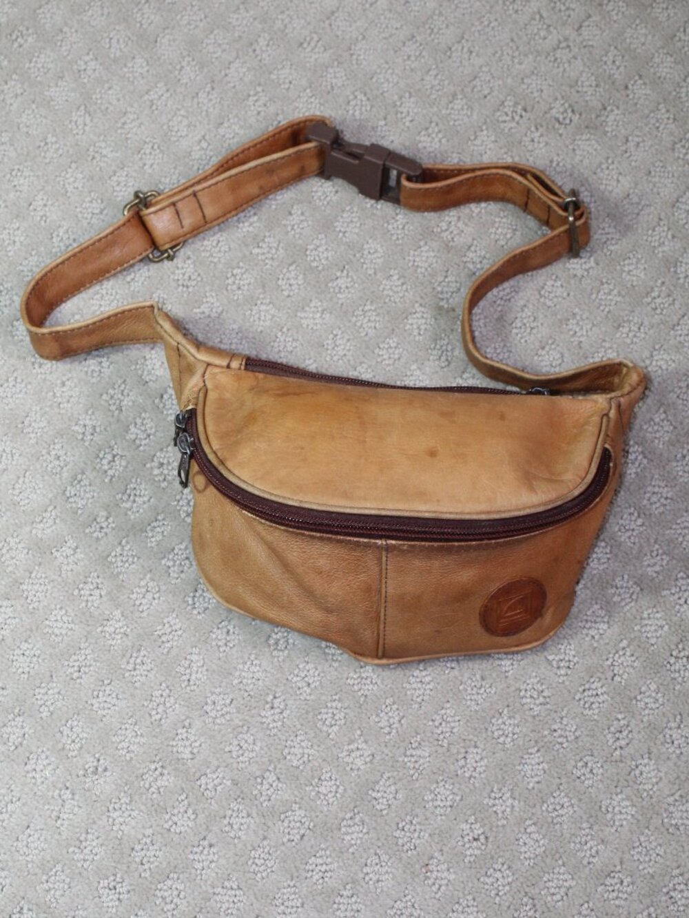 Vintage Dilana Design Collection Leather Fanny Pack Belt Bag Travel Neutral Vaca